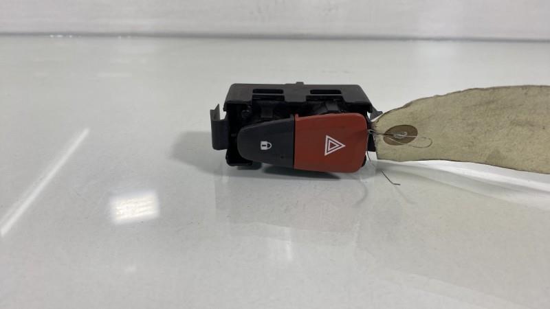 Bouton de warning RENAULT MEGANE 3 PHASE 1 BREAK Diesel - 1