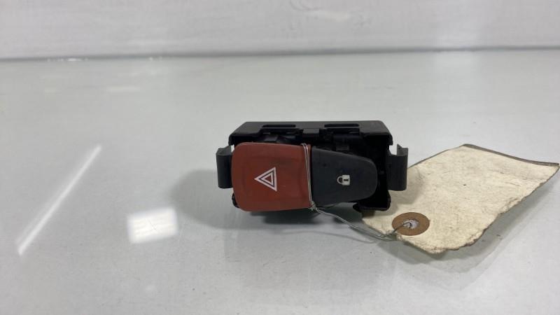 Bouton de warning RENAULT MEGANE 3 PHASE 1 Diesel - 1