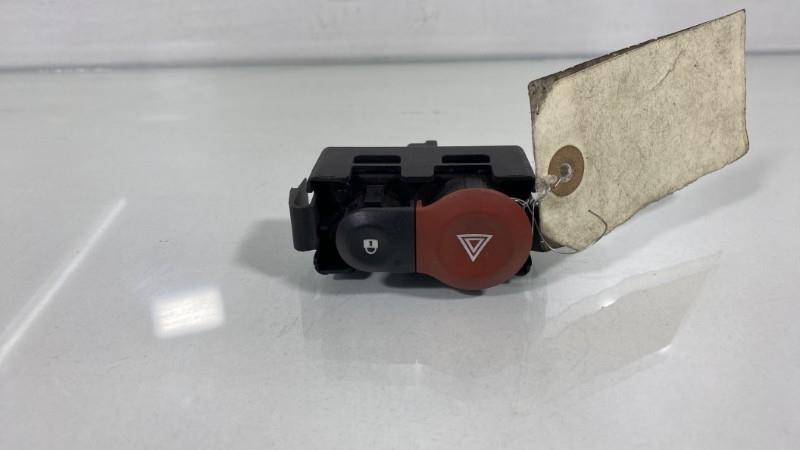 Bouton de warning RENAULT CLIO 3 PHASE 1 Diesel - 1