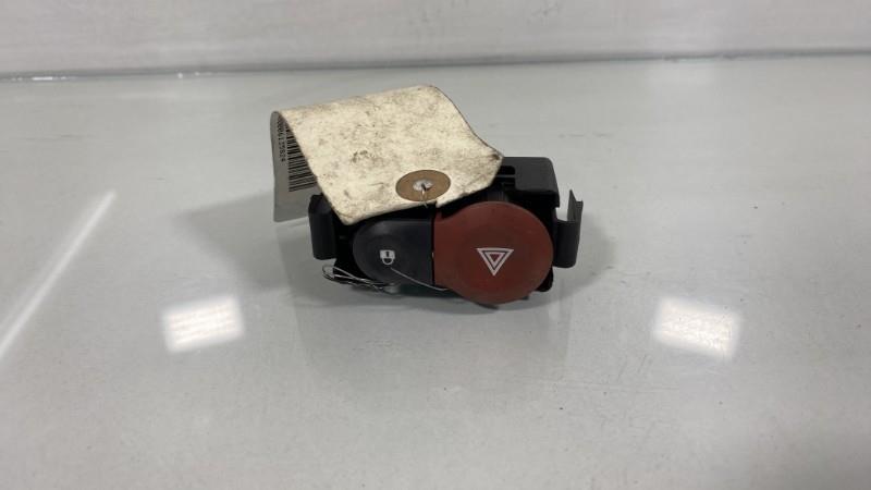 Bouton de warning RENAULT CLIO 3 PHASE 1 Diesel - 1
