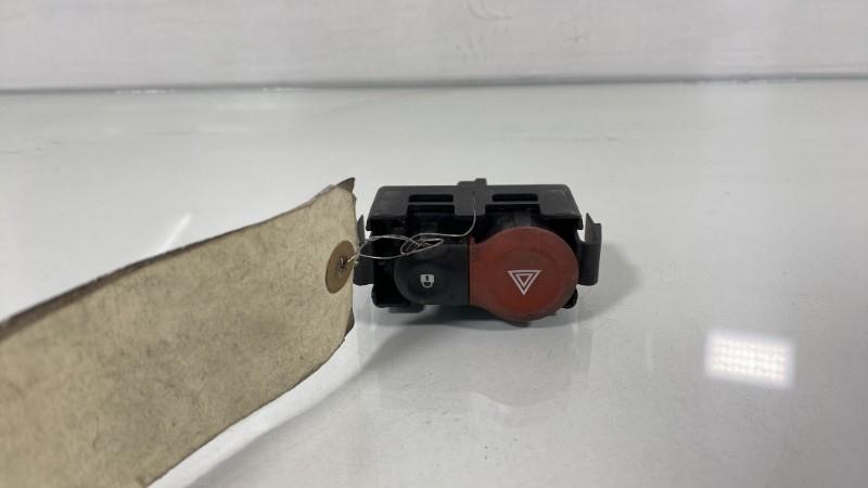 Bouton de warning RENAULT CLIO 3 PHASE 1 Diesel - 1