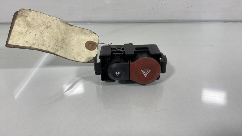 Bouton de warning RENAULT CLIO 3 PHASE 2 Diesel - 1
