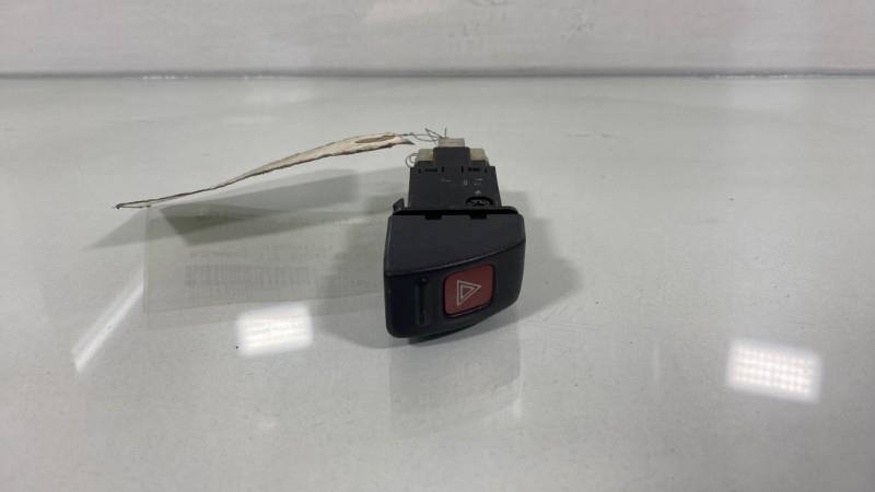 Bouton de warning NISSAN MICRA 2 PHASE 4 Essence - 1