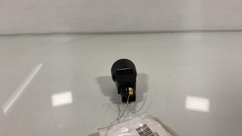 Bouton de warning NISSAN JUKE PHASE 1 Diesel - 1
