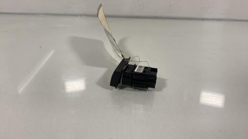 Bouton de warning RENAULT CLIO 4 PHASE 1 Diesel - 1