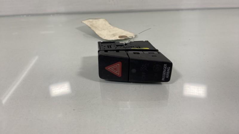 Bouton de warning SUZUKI SWIFT 5 Essence/Hybride - 1