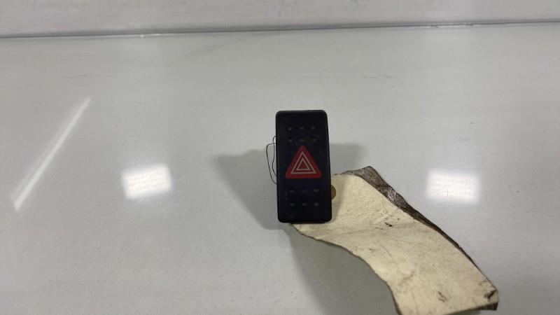 Bouton de warning SUZUKI SWIFT 3 Essence - 1