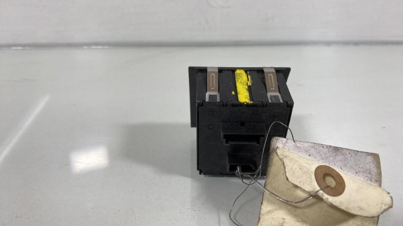 Bouton de warning BMW SERIE 3 E90 PHASE 1 Diesel - 1
