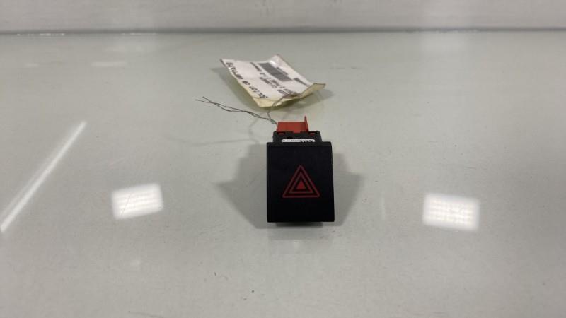 Bouton de warning SKODA FABIA 2 PHASE 2 Essence - 1