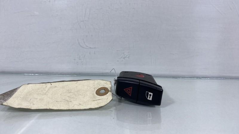 Bouton de warning BMW X3 E83 PHASE 1 Diesel - 1