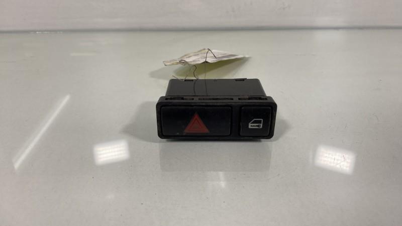 Bouton de warning BMW SERIE 3 E46 PHASE 1 Diesel - 1