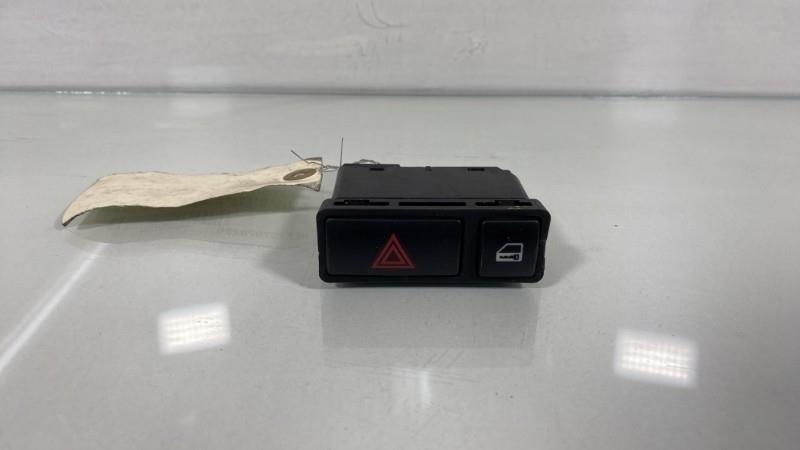 Bouton de warning BMW SERIE 3 E46 PHASE 2 Diesel - 1