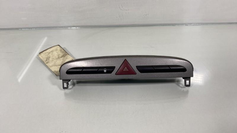 Interruttore luci emergenza PEUGEOT 308 1 PHASE 1 Diésel - 1