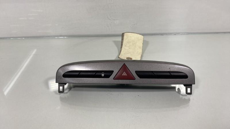 Bouton de warning PEUGEOT 308 1 PHASE 1 Diesel - 1