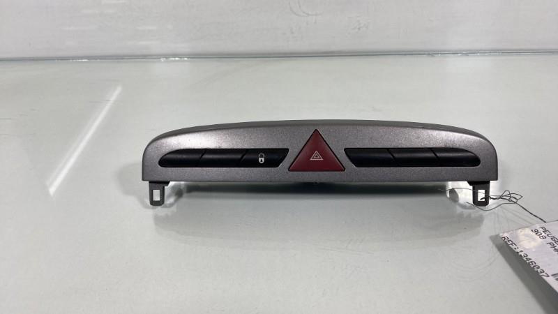 Bouton de warning PEUGEOT 308 1 PHASE 1 Diesel - 1