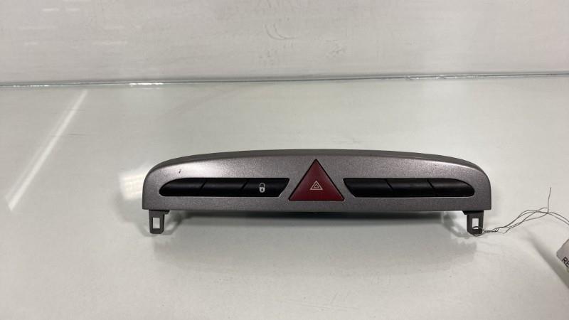 Bouton de warning PEUGEOT 308 1 PHASE 1 Diesel - 1