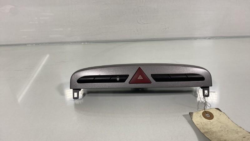 Interruttore luci emergenza PEUGEOT 308 1 PHASE 1 Diésel - 1