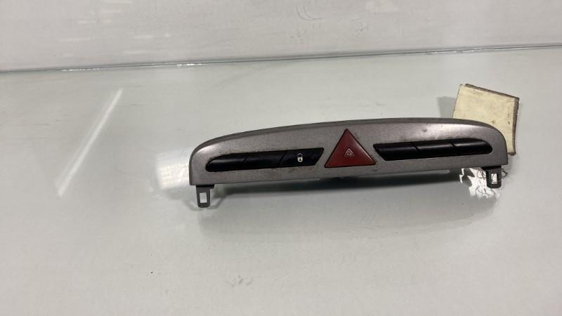 Bouton de warning PEUGEOT 308 1 PHASE 1 Diesel - 1