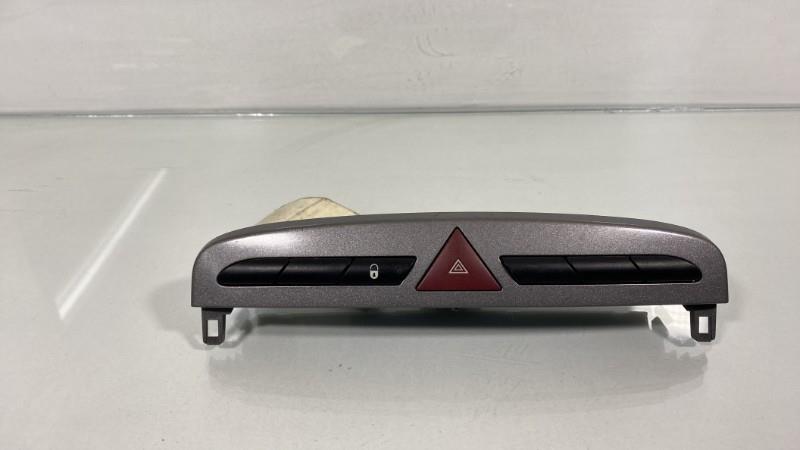 Bouton de warning PEUGEOT 308 1 PHASE 1 Diesel - 1
