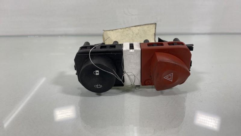 Bouton de warning RENAULT SCENIC 2 PHASE 1 Diesel - 1