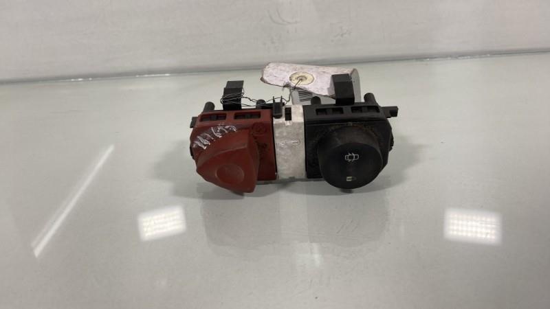 Bouton de warning RENAULT SCENIC 2 PHASE 1 Diesel - 1