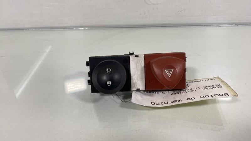 Bouton de warning RENAULT MEGANE 2 PHASE 2 Diesel - 1