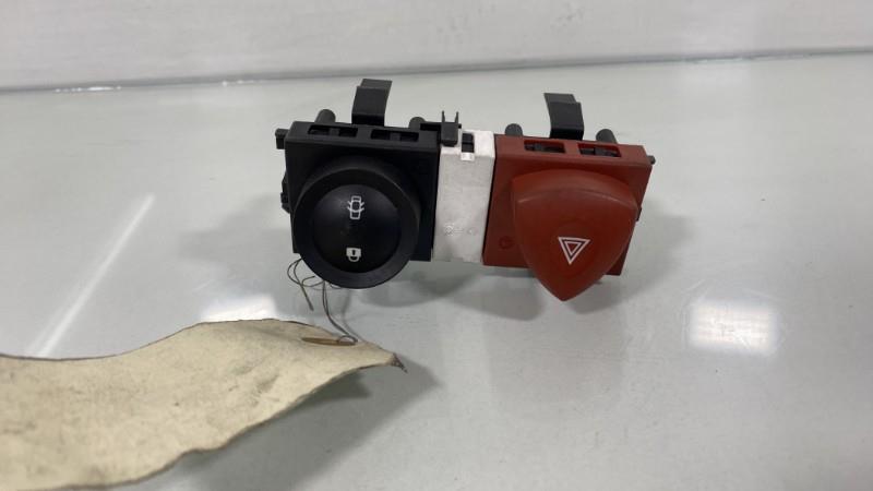Bouton de warning RENAULT MEGANE 2 PHASE 2 BREAK Diesel - 1