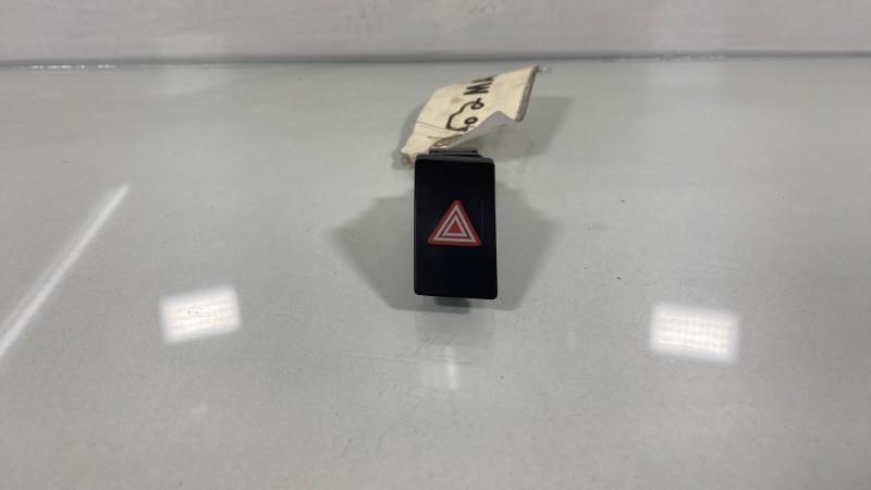 Bouton de warning TOYOTA VERSO PHASE 1 Diesel - 1