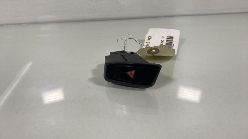 Bouton de warning AUDI A4 3 AVANT PHASE 1 BREAK Diesel - 1