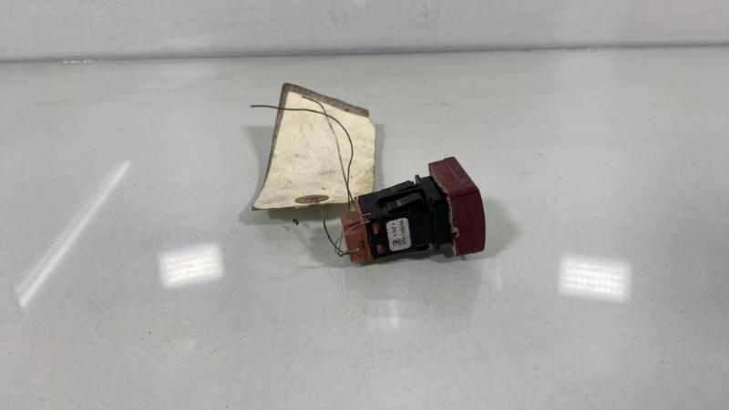 Bouton de warning AUDI A3 2 SPORTBACK PHASE 2  - 1