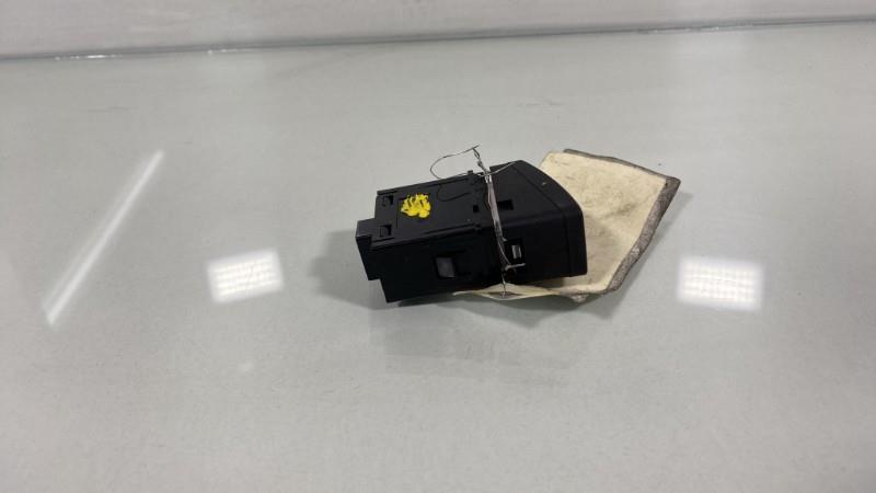 Bouton de warning KIA RIO 3 PHASE 1 Essence - 1