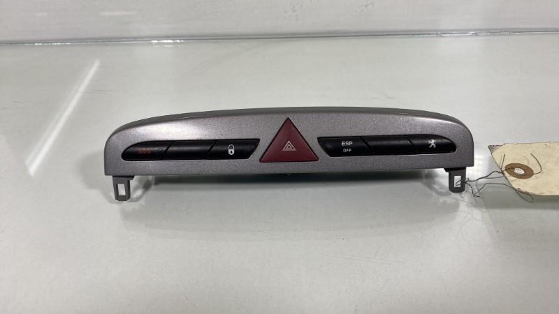 Bouton de warning PEUGEOT 308 1 PHASE 1 Diesel - 1