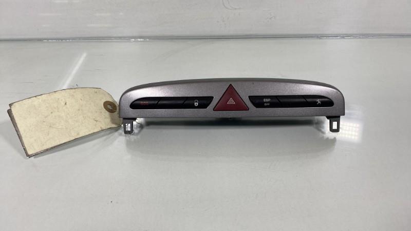 Interruttore luci emergenza PEUGEOT 308 1 SW PHASE 2 BREAK Diésel - 1