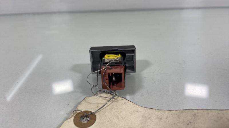 Bouton de warning PEUGEOT TRAVELLER Diesel - 1