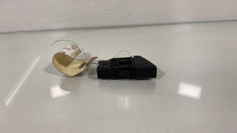 Bouton de warning MAZDA DEMIO PHASE 2 BREAK Essence - 1