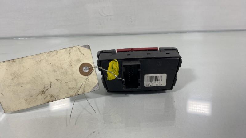 Bouton de warning FIAT PANDA 2 PHASE 1 Essence - 1