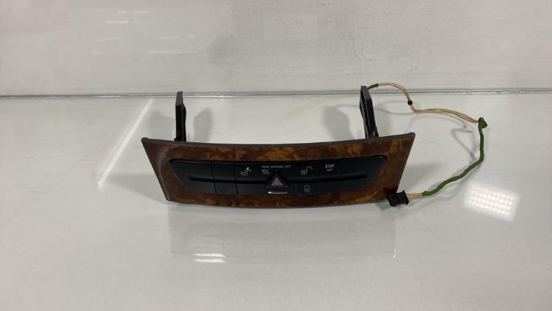 Bouton de warning MERCEDES CLASSE E 211 PHASE 1 Diesel - 1