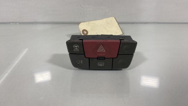Bouton de warning FIAT PANDA 2 PHASE 1 Essence - 1