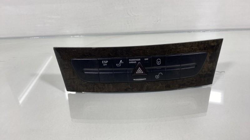 Bouton de warning MERCEDES E 270 CDI  - 1