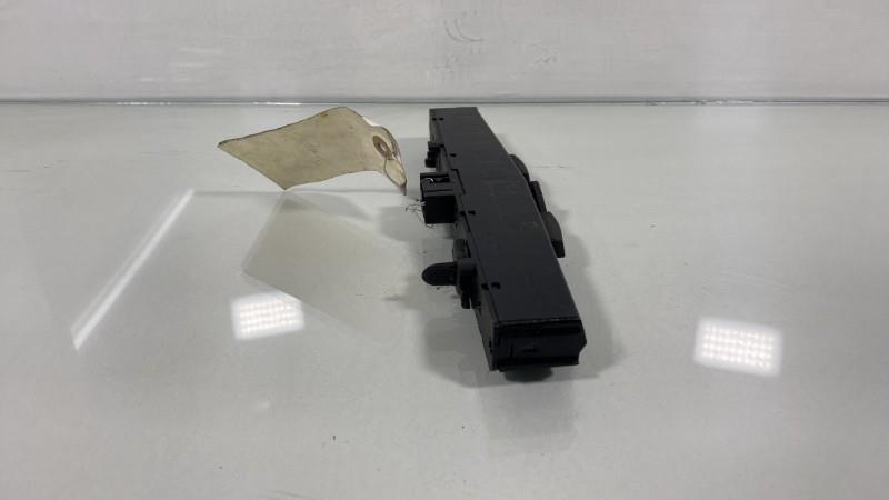 Bouton de warning OPEL ZAFIRA B PHASE 2 Diesel - 1