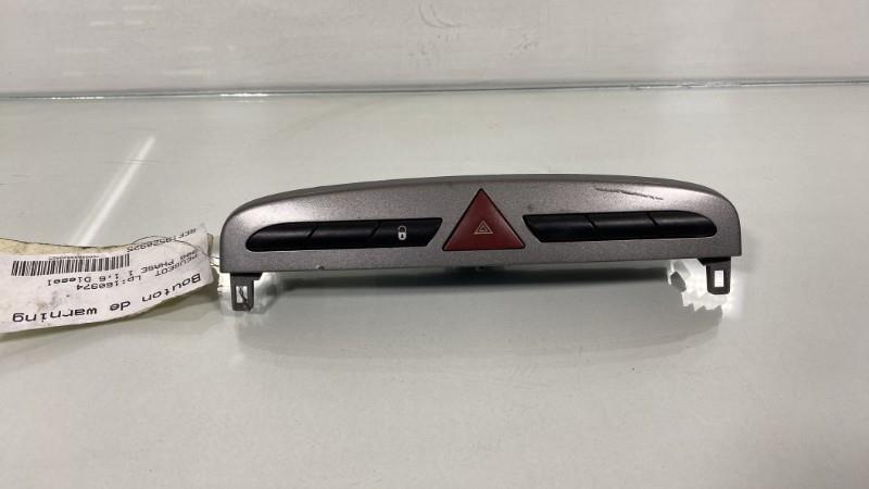 Bouton de warning PEUGEOT 308 1 PHASE 1 Diesel - 1