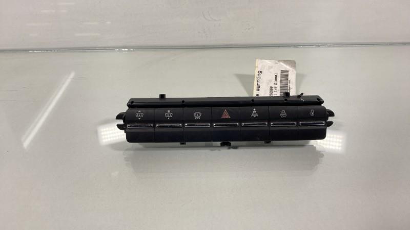 Bouton de warning PEUGEOT 5008 1 PHASE 1 Diesel - 1