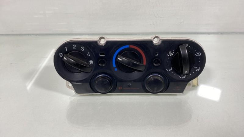 Commande chauffage FORD FIESTA 5 PHASE 1 Essence - 1