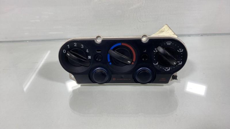 Commande chauffage FORD FIESTA 5 PHASE 1 Essence - 1