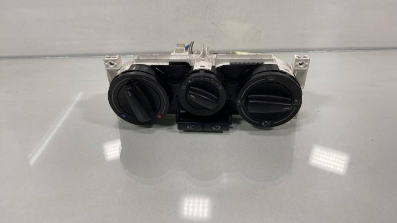 Commande chauffage VOLKSWAGEN POLO 3 PHASE 2 Essence - 1