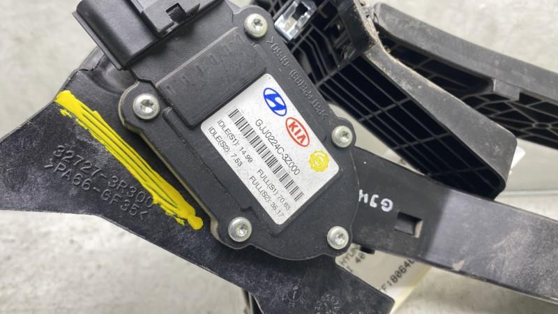 Pedale acceleratore HYUNDAI I 40 PHASE 1 BREAK Diésel - 1