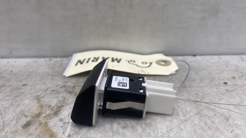 Bouton de warning SKODA SUPERB 2 PHASE 1 Diesel - 1