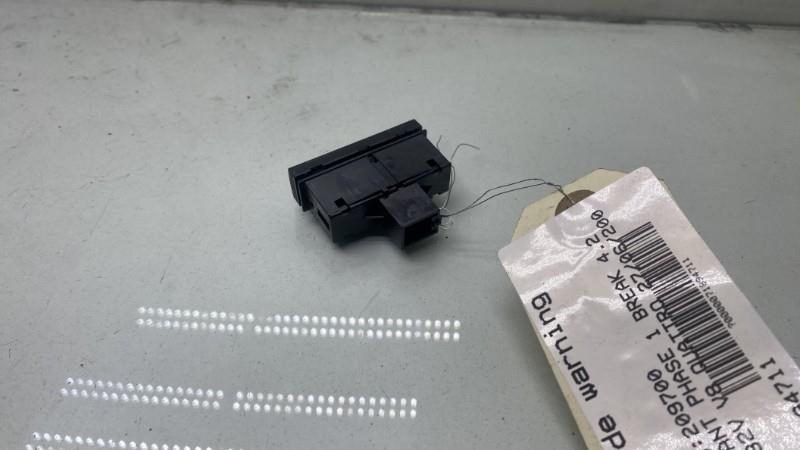 Bouton de warning AUDI A6 3 AVANT PHASE 1 BREAK Essence - 1