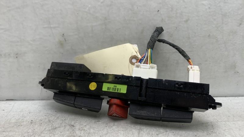 Bouton de warning KIA CEE-D 1 PHASE 1 Diesel - 1