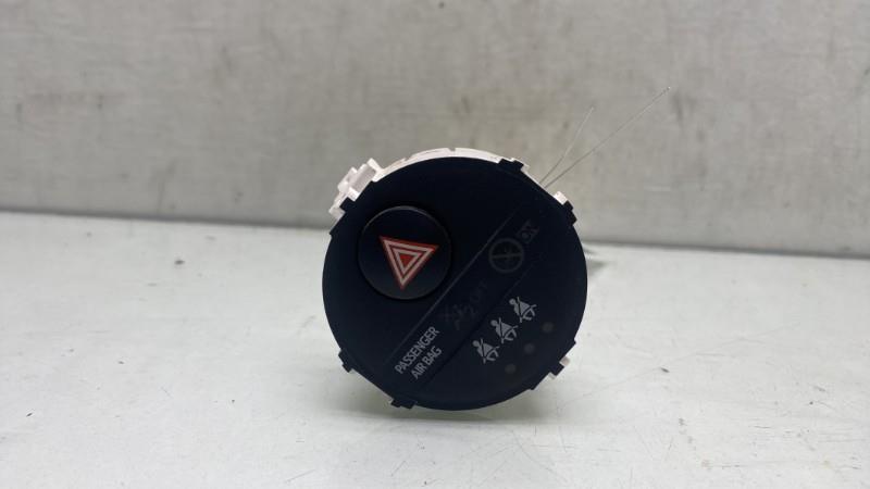 Interruttore luci emergenza TOYOTA YARIS 3 PHASE 3 Gasolina - 1